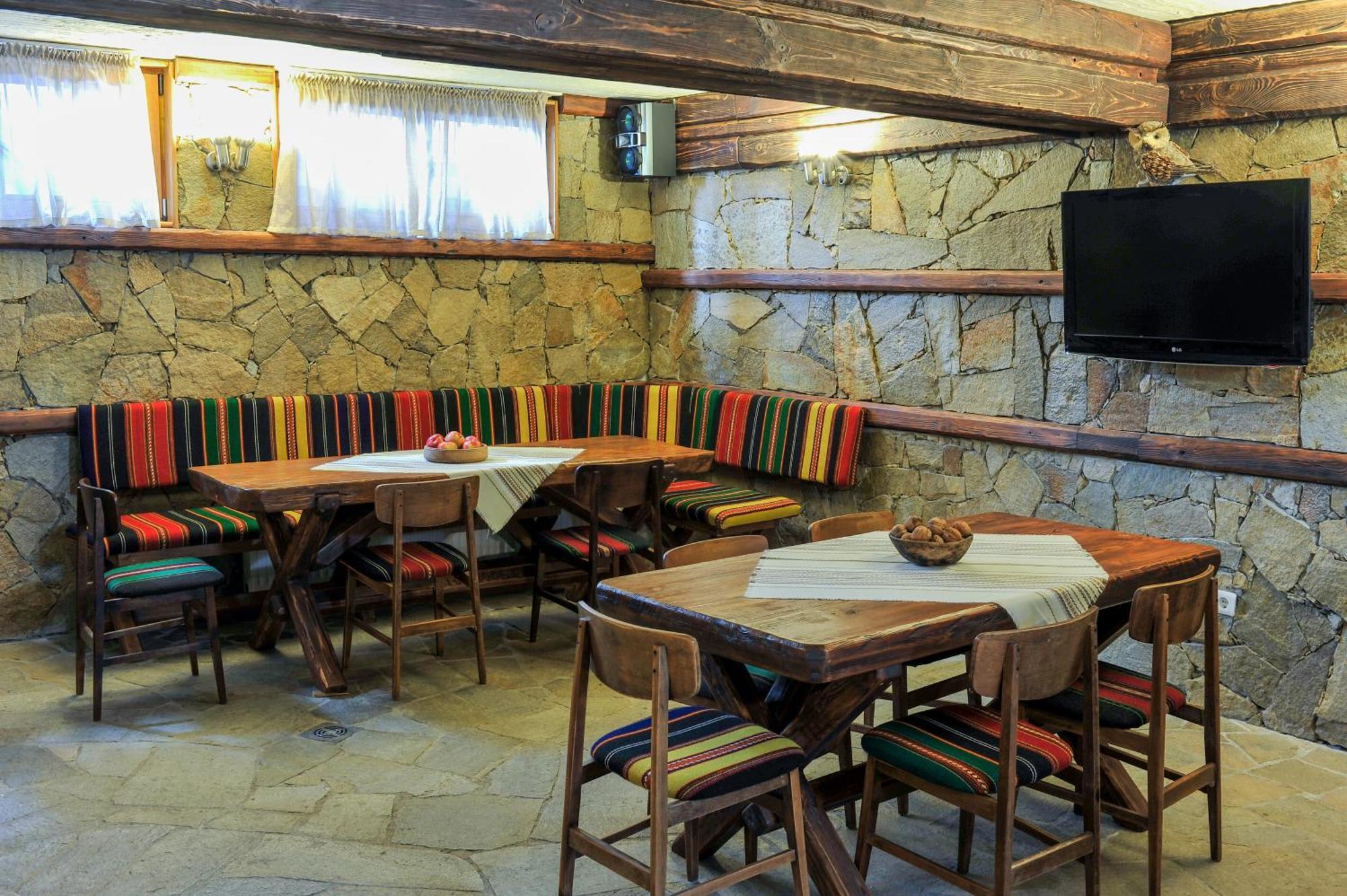 Family Hotel Dzhangal Bansko Bagian luar foto