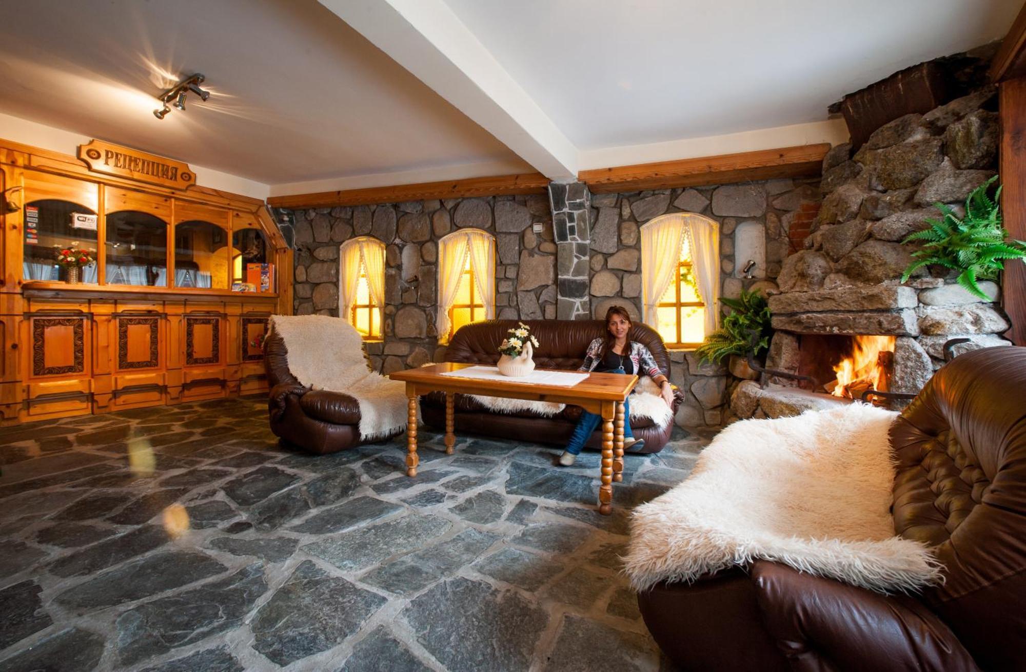Family Hotel Dzhangal Bansko Bagian luar foto