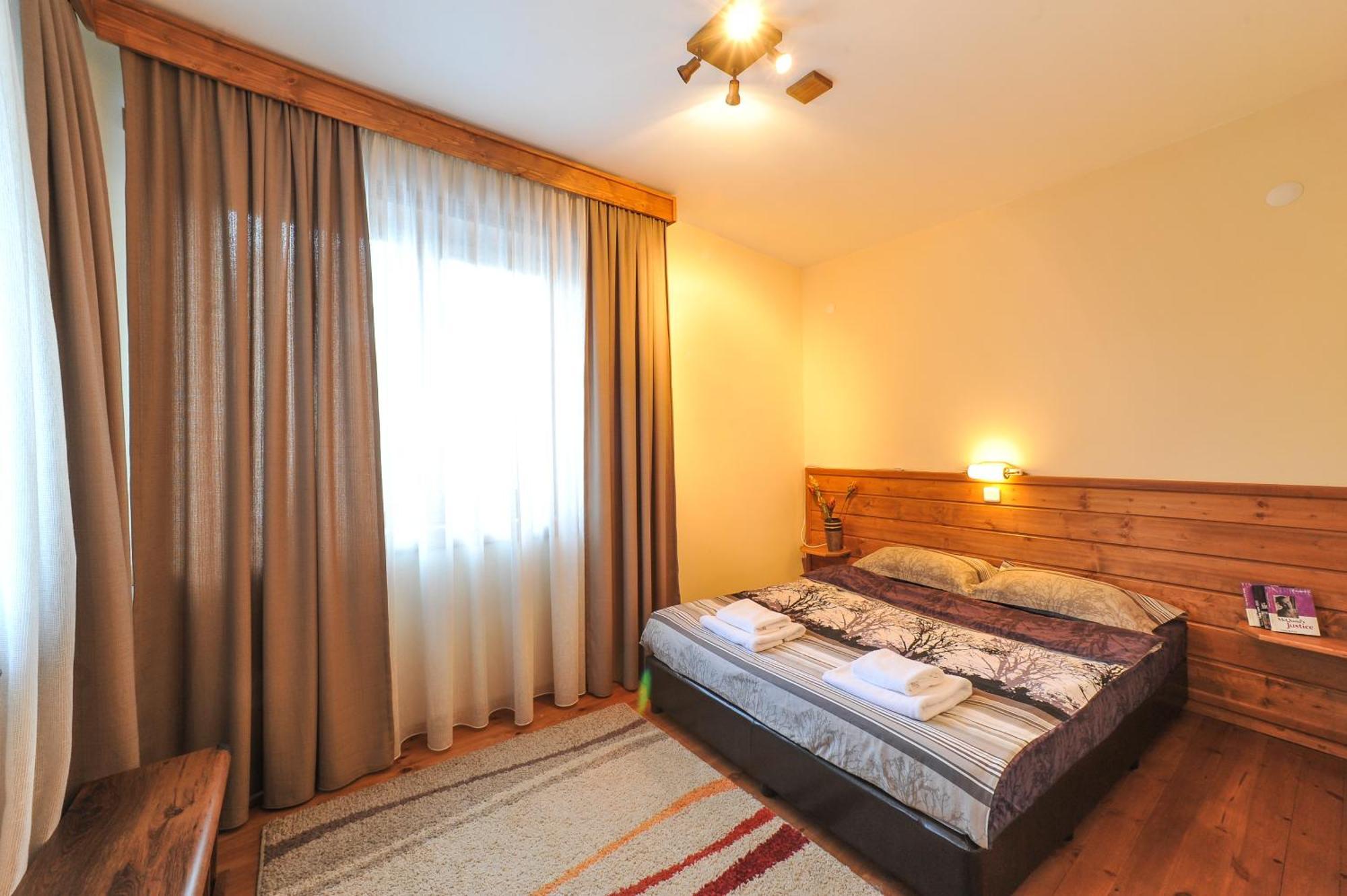 Family Hotel Dzhangal Bansko Bagian luar foto